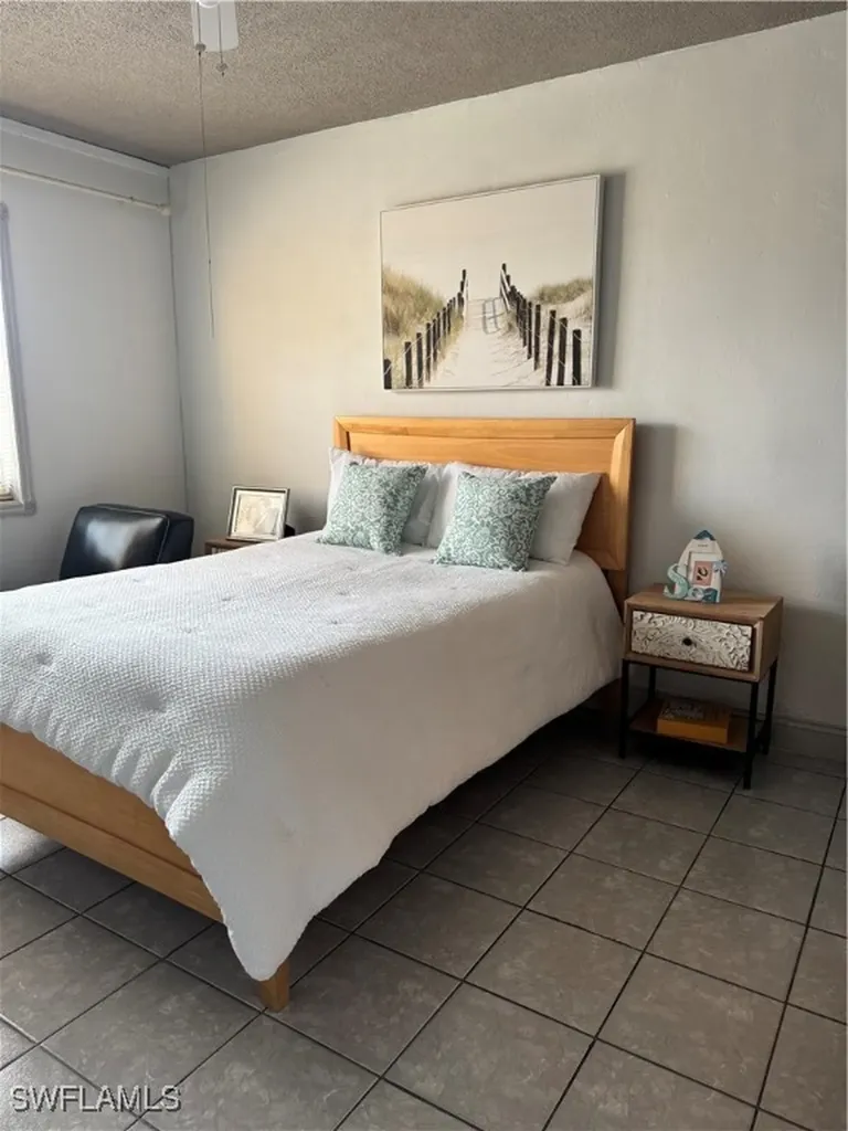 806 W 80 Place Hialeah FL 33014