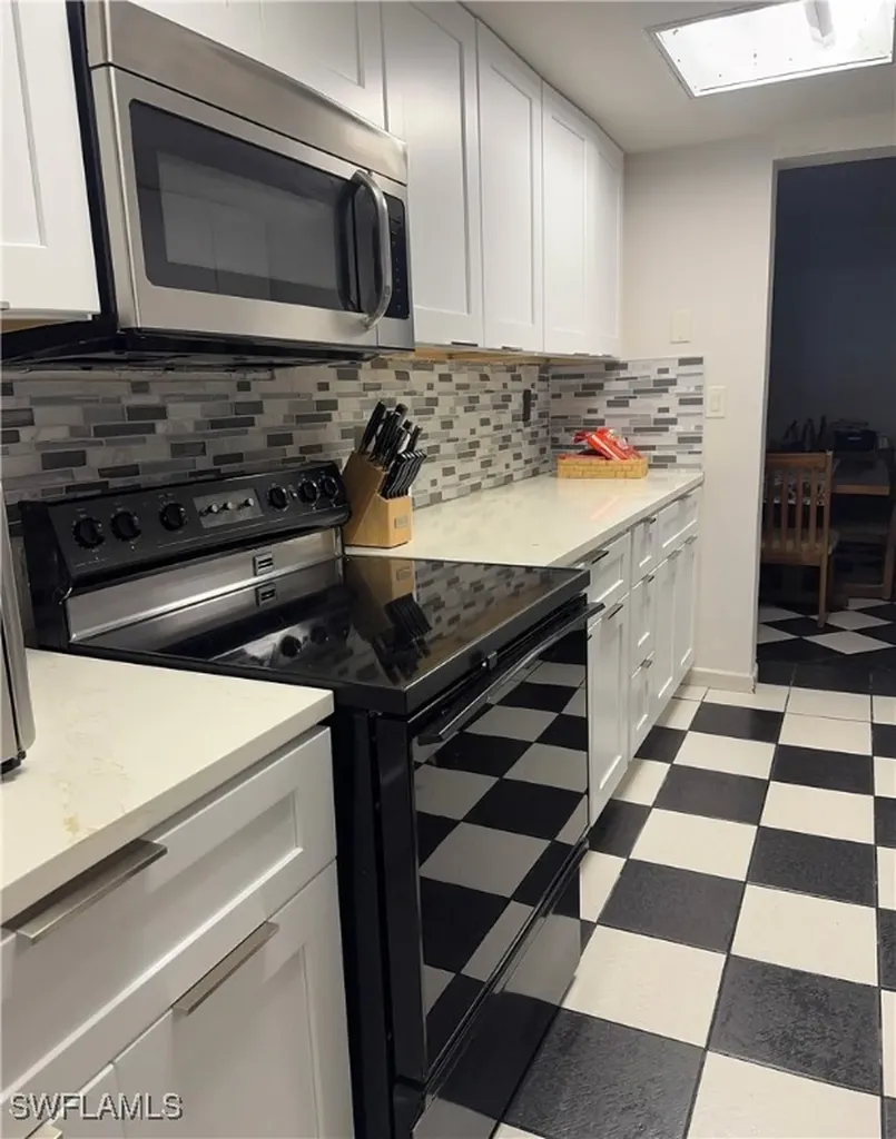 806 W 80 Place Hialeah FL 33014
