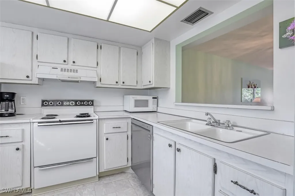 3150 Binnacle Drive Naples FL 34103