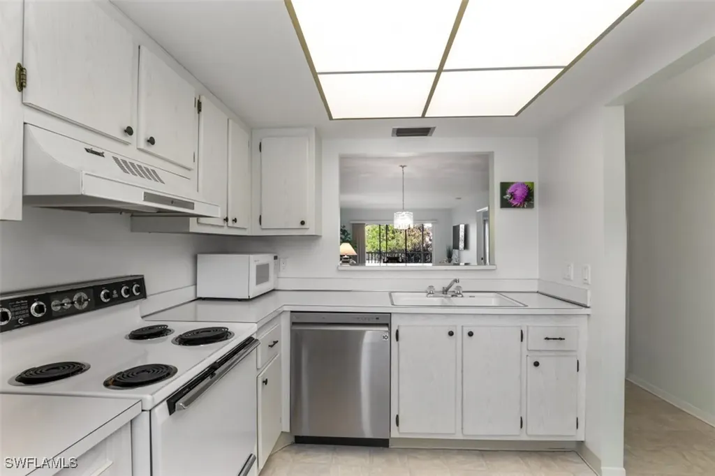 3150 Binnacle Drive Naples FL 34103