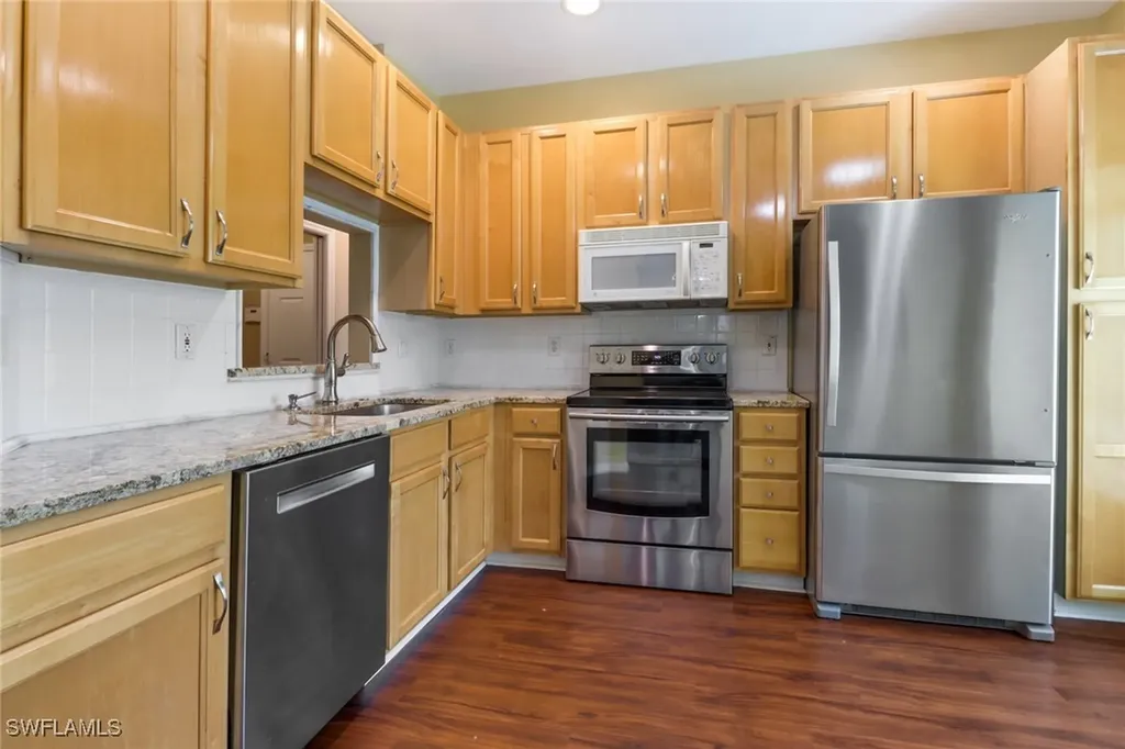 7585 Meadow Lakes Drive Naples FL 34104