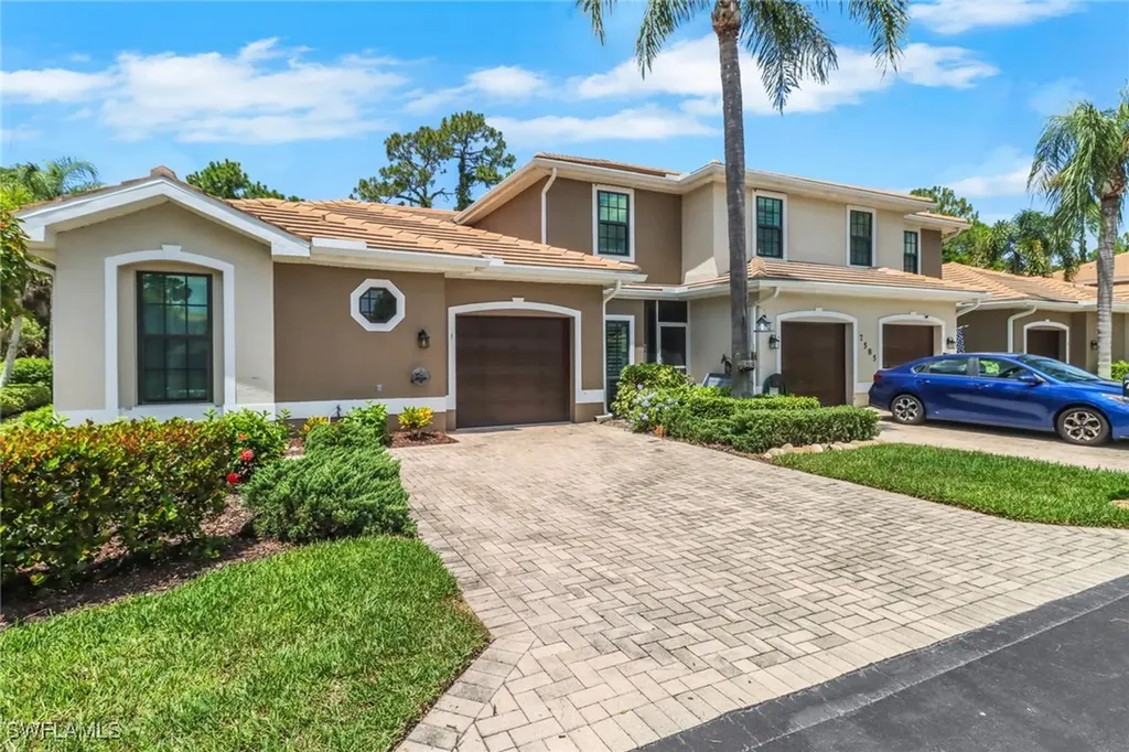 7585 Meadow Lakes Drive Naples FL 34104