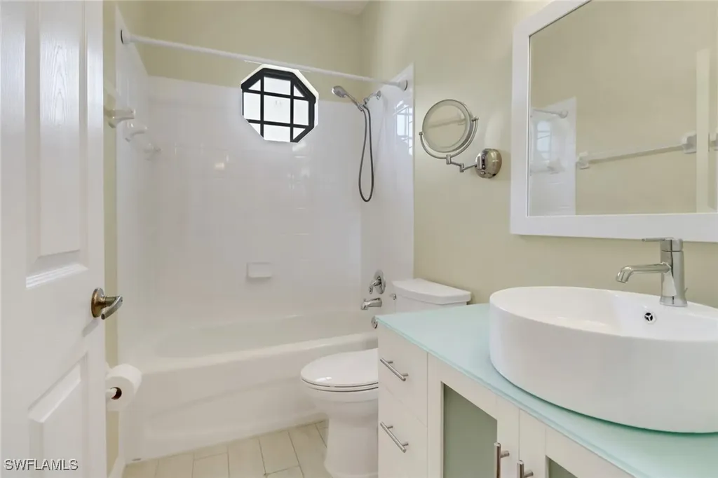 7585 Meadow Lakes Drive Naples FL 34104