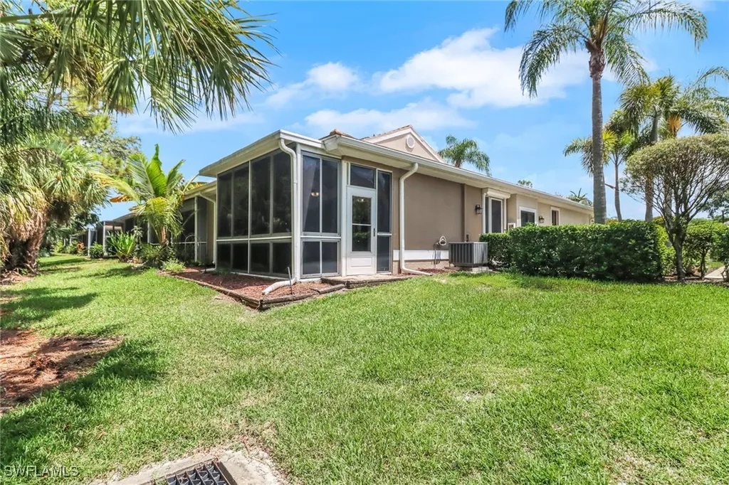 7585 Meadow Lakes Drive Naples FL 34104