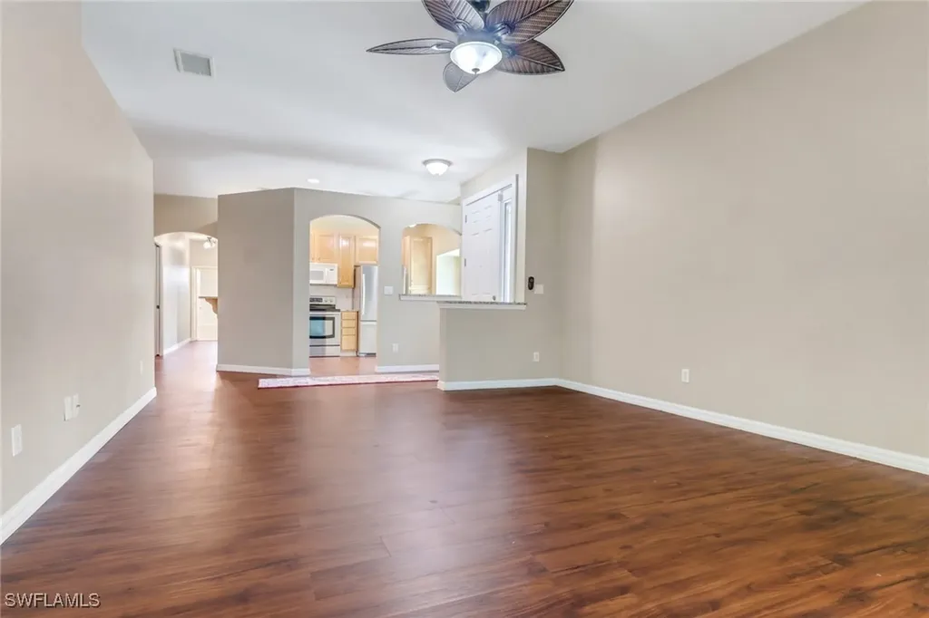 7585 Meadow Lakes Drive Naples FL 34104