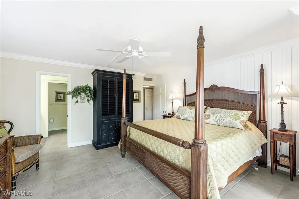 2216 Gulf Shore Boulevard N Naples FL 34102