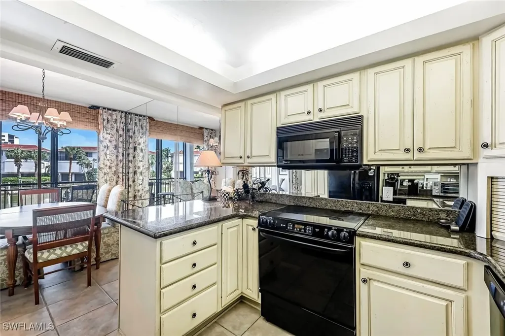 2216 Gulf Shore Boulevard N Naples FL 34102