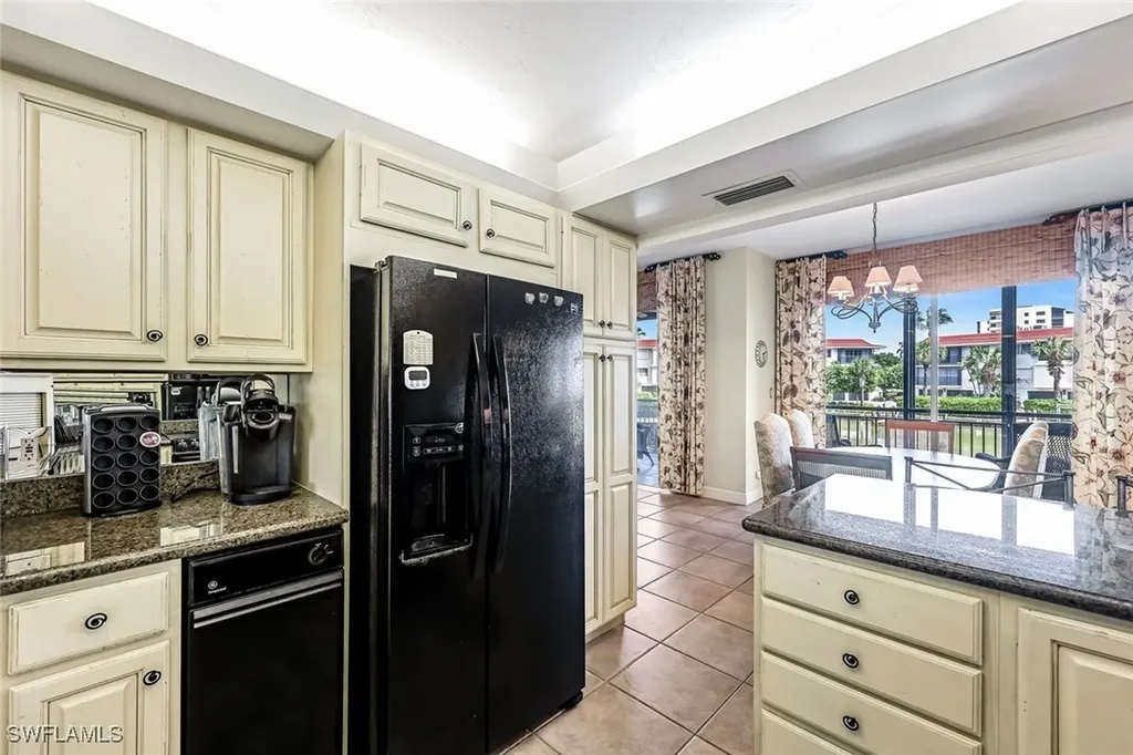 2216 Gulf Shore Boulevard N Naples FL 34102