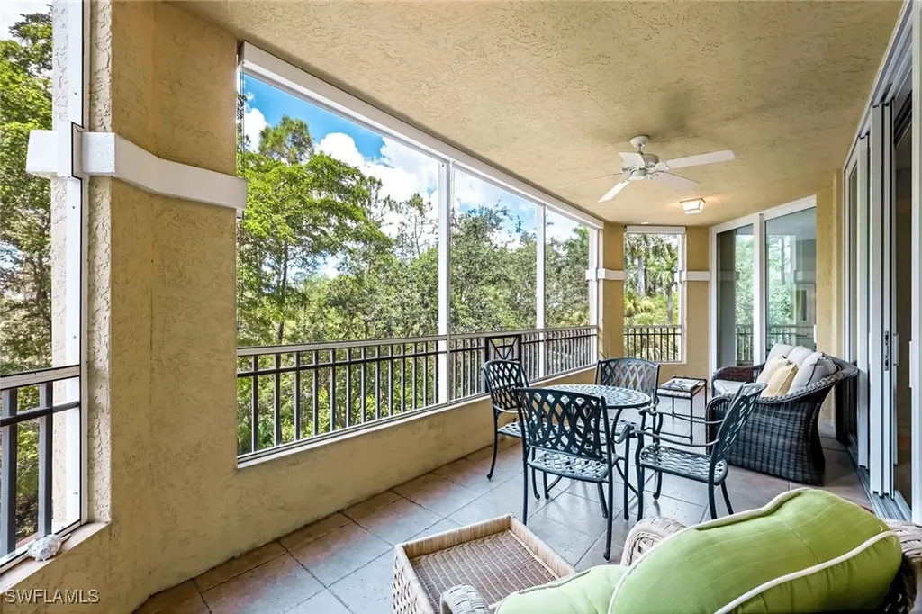2728 Tiburon Boulevard E Naples FL 34109