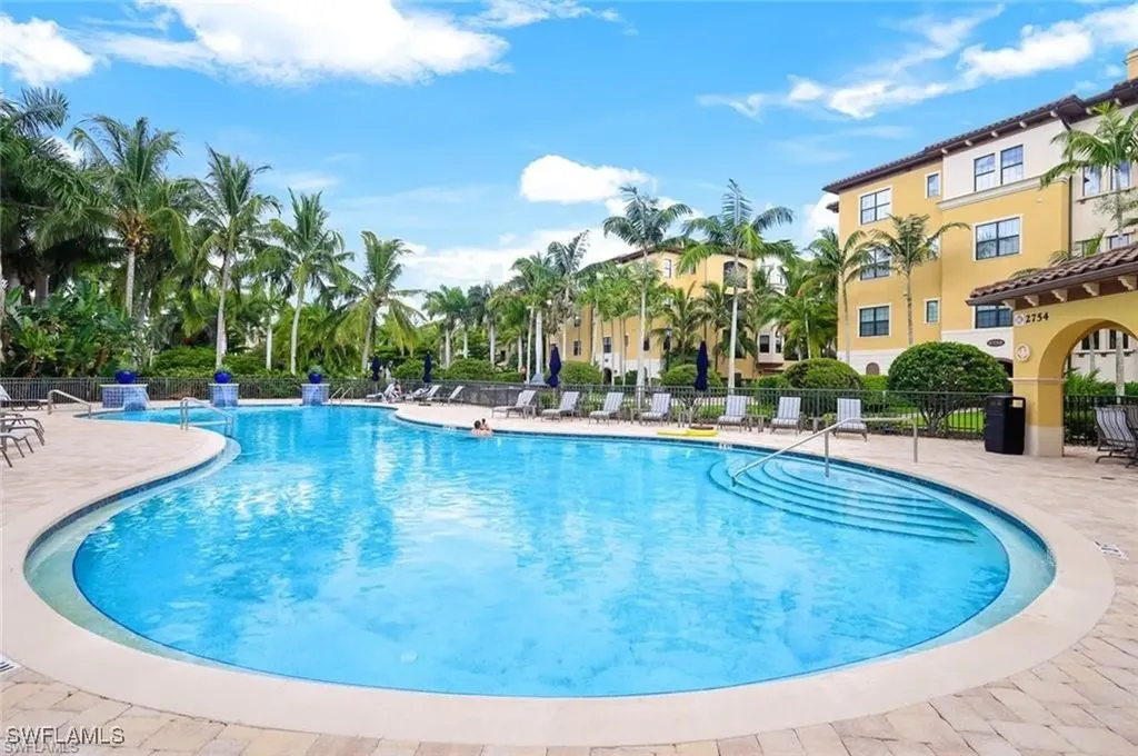 2728 Tiburon Boulevard E Naples FL 34109