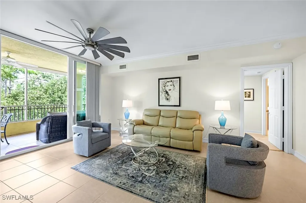 2728 Tiburon Boulevard E Naples FL 34109