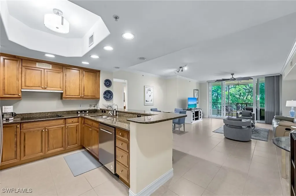 2728 Tiburon Boulevard E Naples FL 34109