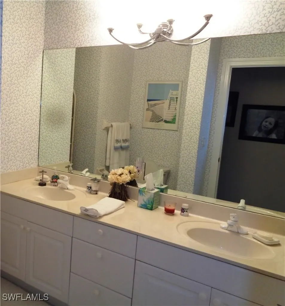 610 Laguna Royale Boulevard Naples FL 34119