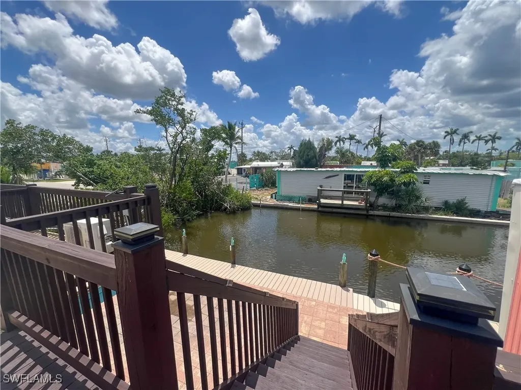 2595 Pine Street Matlacha FL 33993