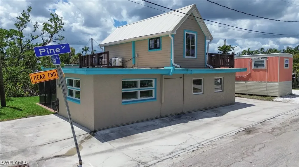 2595 Pine Street Matlacha FL 33993
