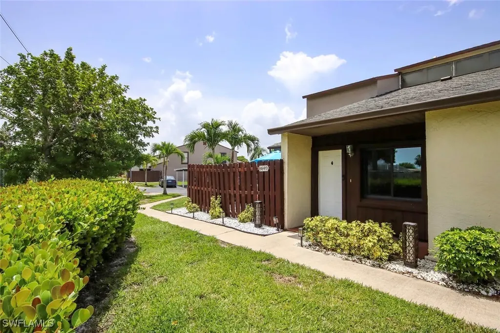 8849 Somerset Boulevard Fort Myers FL 33919