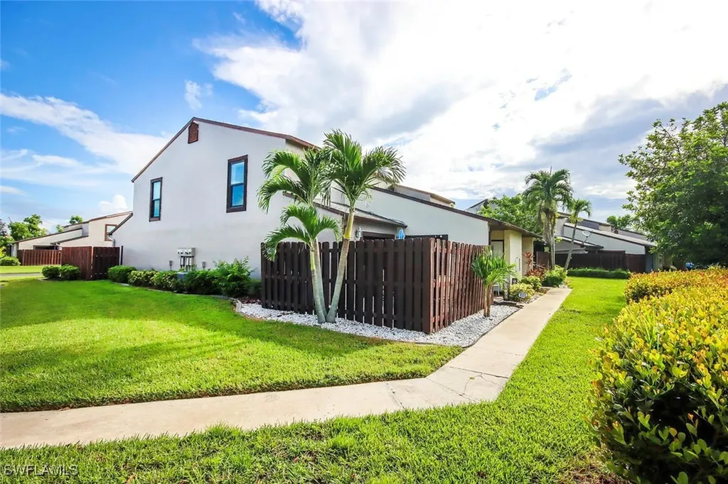 8849 Somerset Boulevard Fort Myers FL 33919