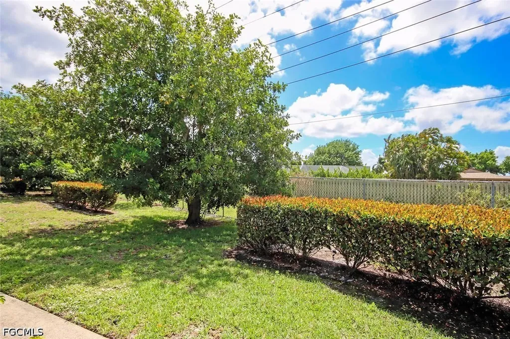 8849 Somerset Boulevard Fort Myers FL 33919