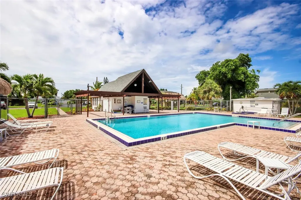 8849 Somerset Boulevard Fort Myers FL 33919