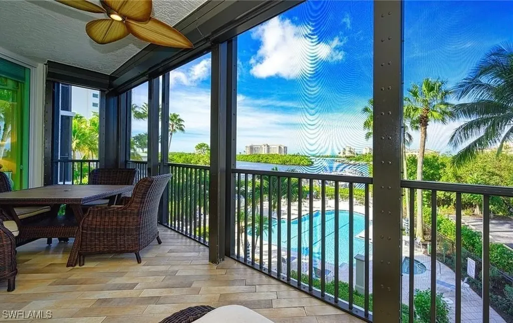 Naples FL, 430 Cove Tower Drive, Unit 302