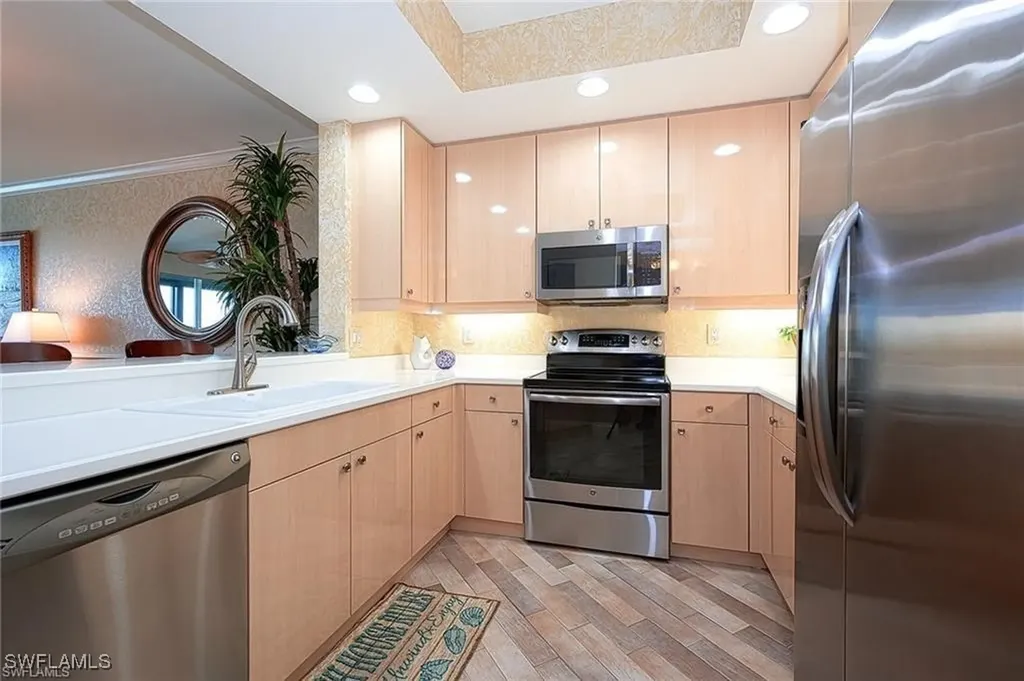 430 Cove Tower Drive Naples FL 34110