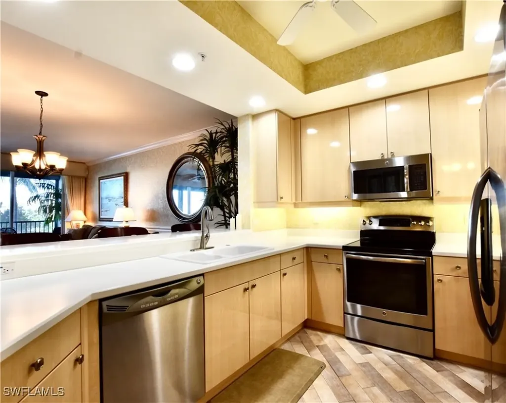 430 Cove Tower Drive Naples FL 34110