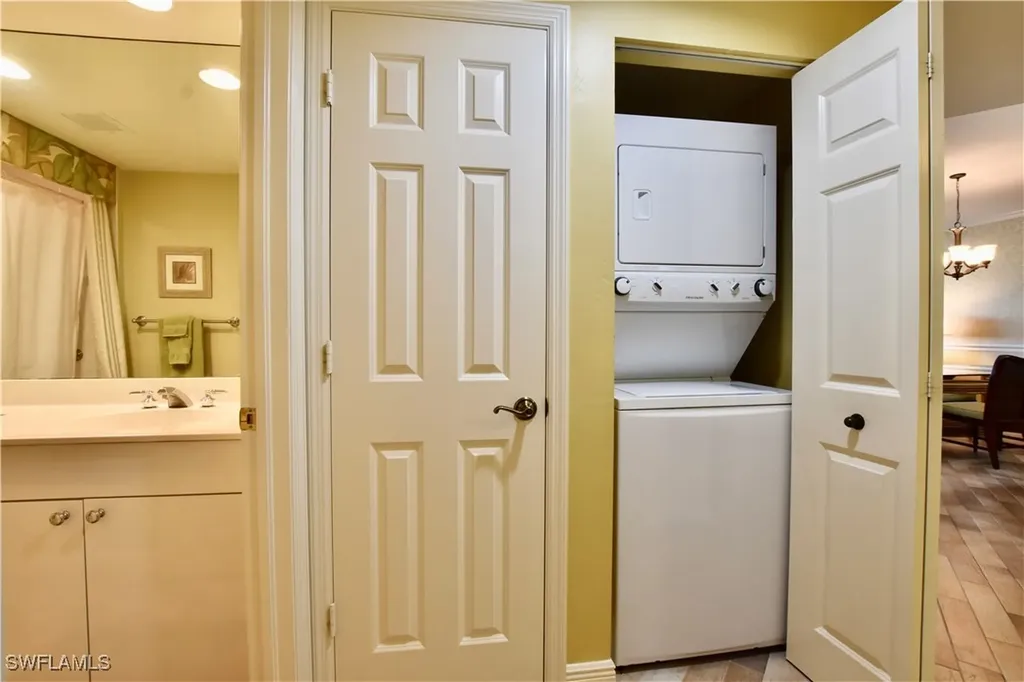 430 Cove Tower Drive Naples FL 34110