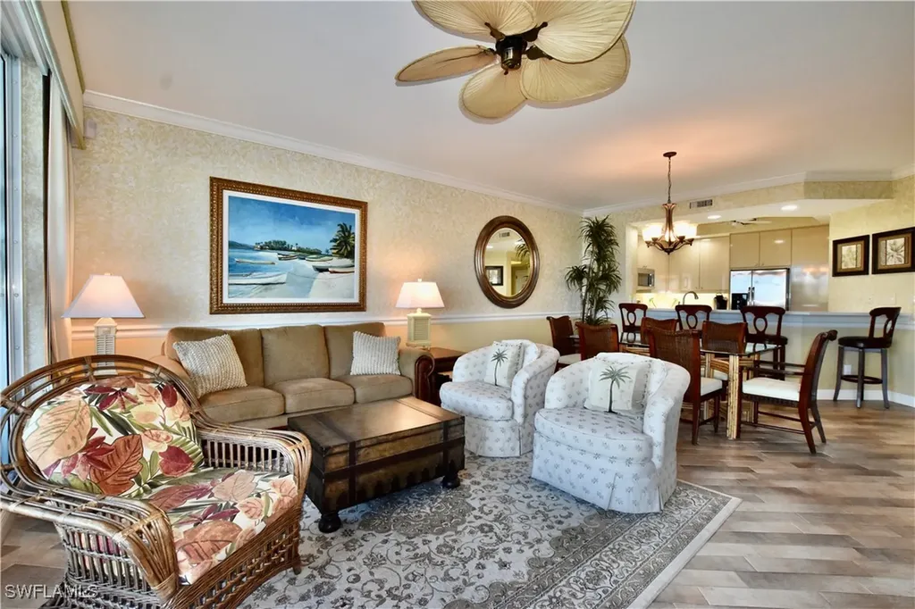 430 Cove Tower Drive Naples FL 34110