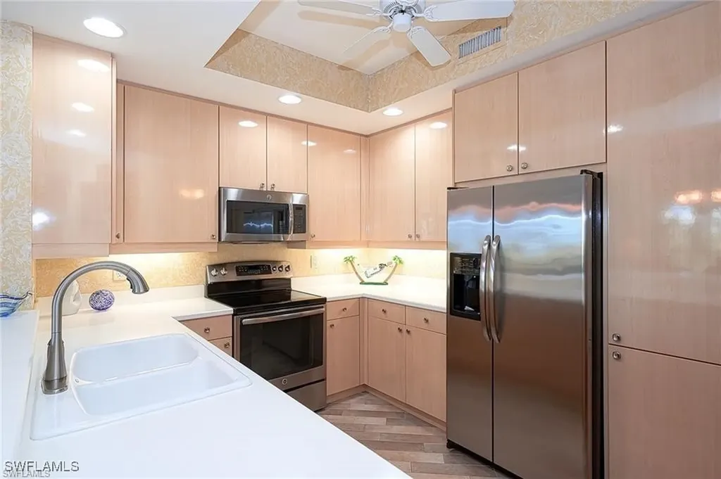 430 Cove Tower Drive Naples FL 34110