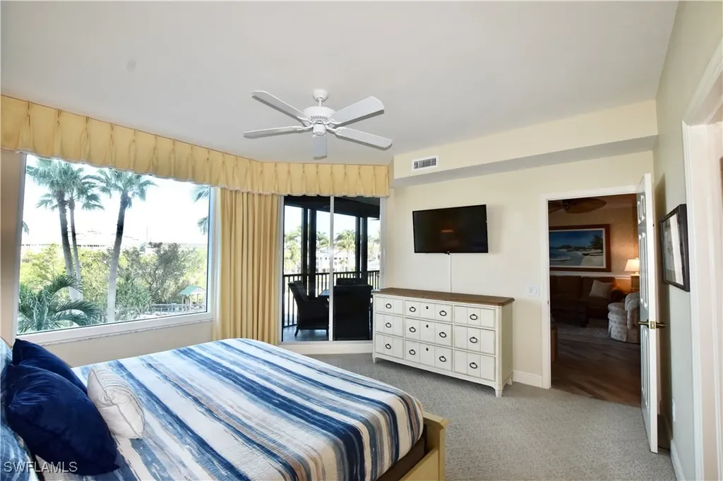 430 Cove Tower Drive Naples FL 34110