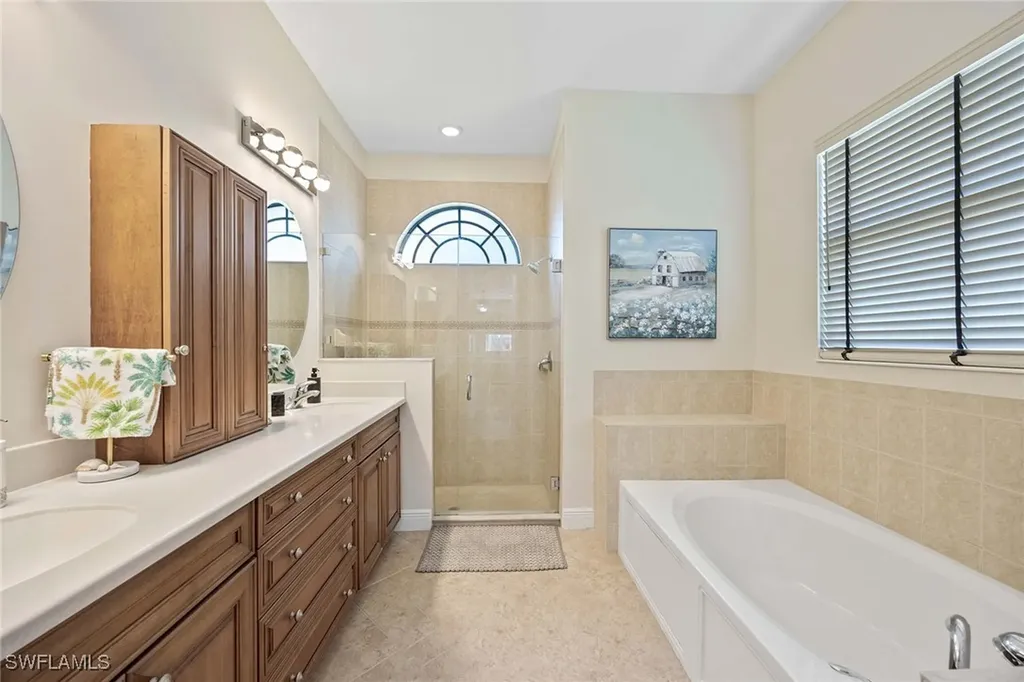 3820 Ruby Way Naples FL 34114