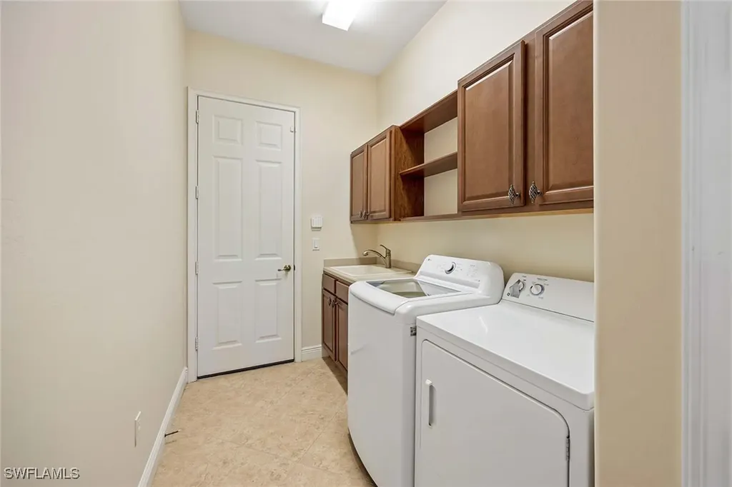 3820 Ruby Way Naples FL 34114