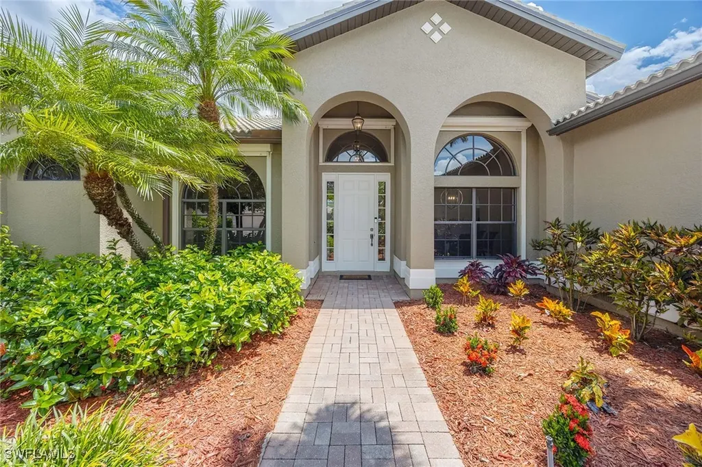 3820 Ruby Way Naples FL 34114