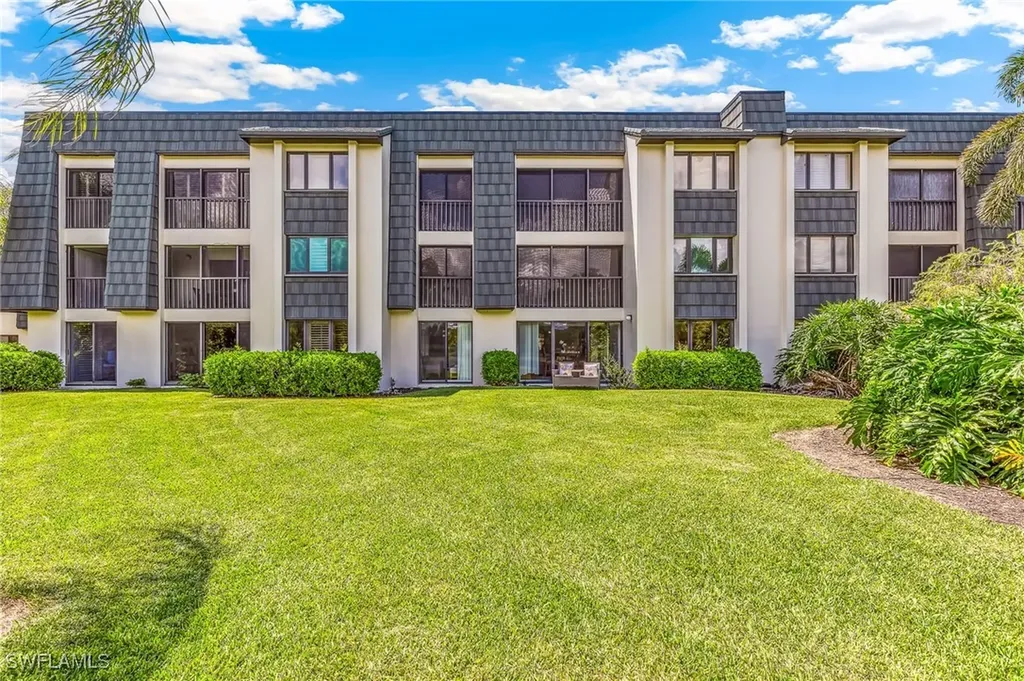 1562 Oyster Catcher Point Naples FL 34105