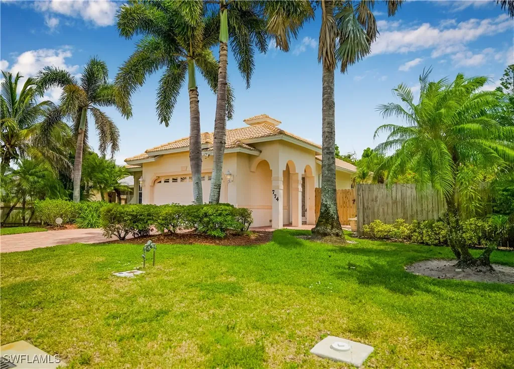 774 105th Avenue N Naples FL 34108
