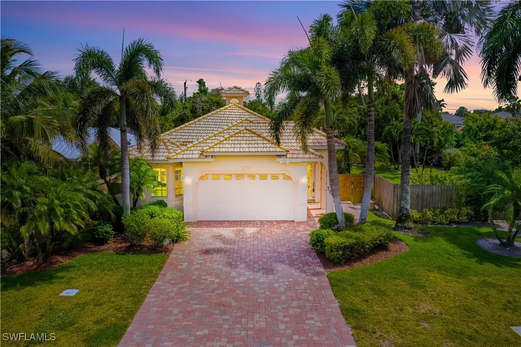 774 105th Avenue N Naples FL 34108
