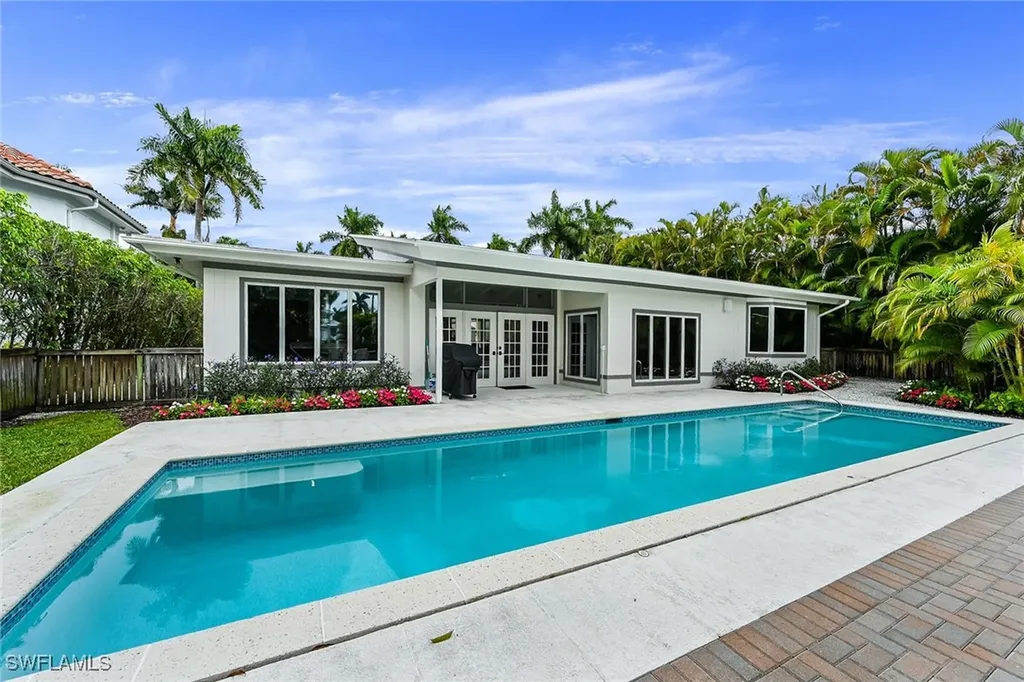 134 16th Avenue S Naples FL 34102