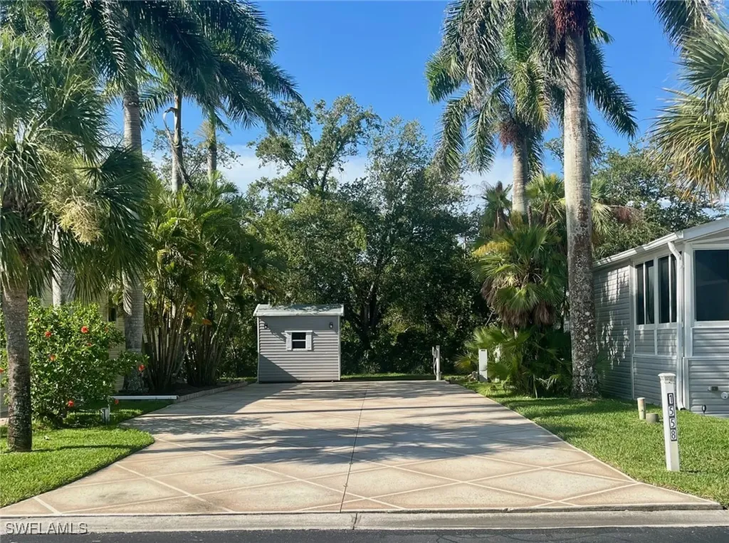 1558 Diamond Lake Circle Naples FL 34114