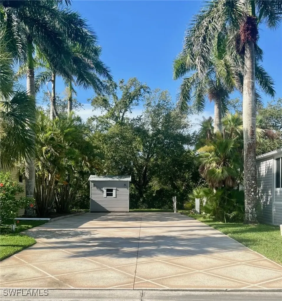1558 Diamond Lake Circle Naples FL 34114