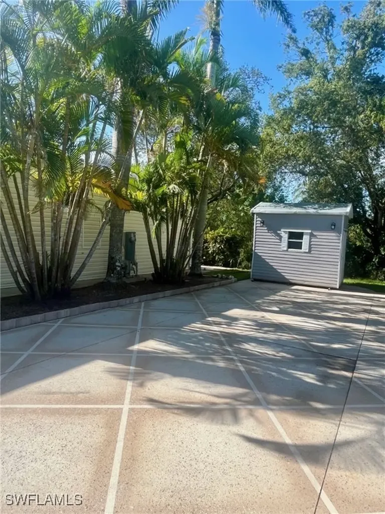 1558 Diamond Lake Circle Naples FL 34114