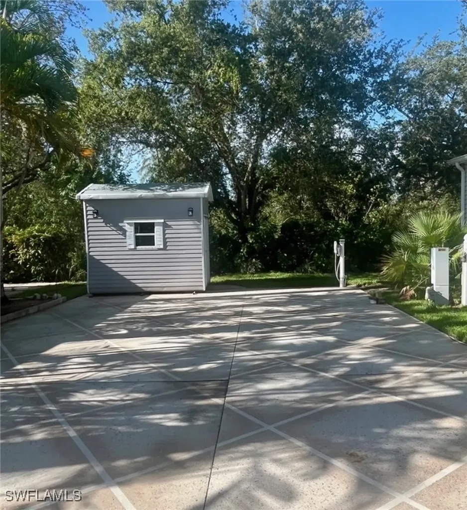 1558 Diamond Lake Circle Naples FL 34114