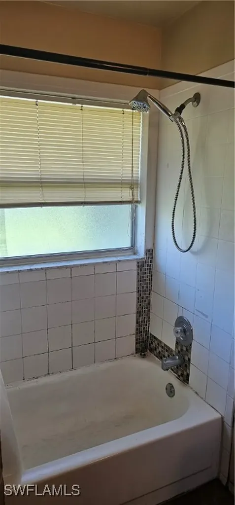 1404 SE 10th Terrace Cape Coral FL 33990