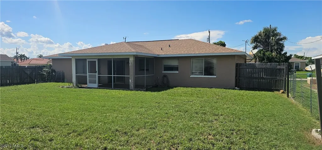 1404 SE 10th Terrace Cape Coral FL 33990