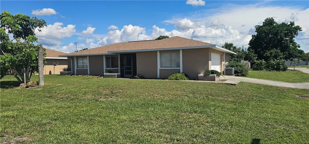 1404 SE 10th Terrace Cape Coral FL 33990
