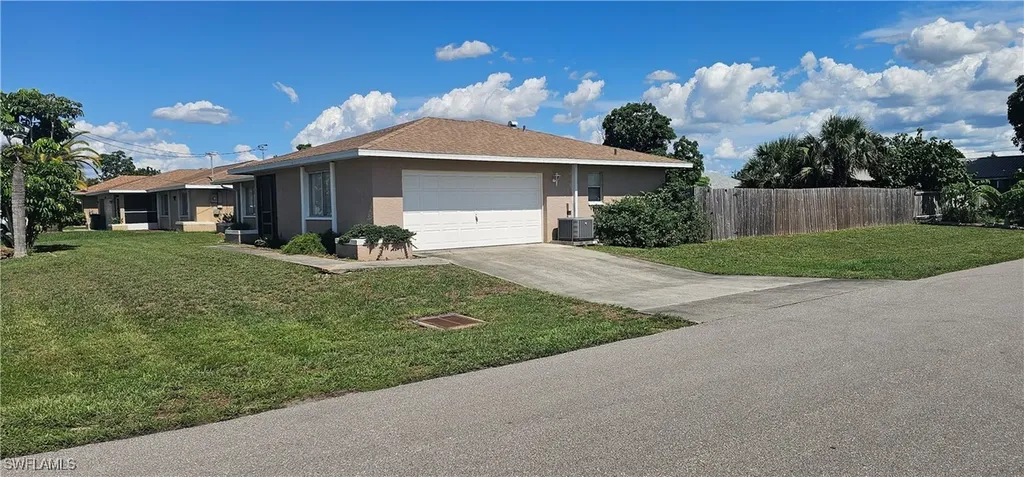 1404 SE 10th Terrace Cape Coral FL 33990
