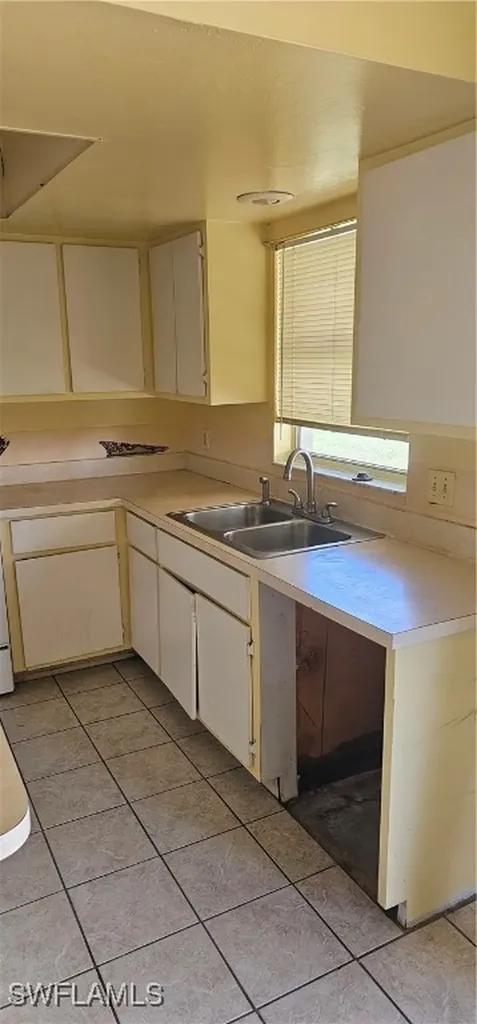 1404 SE 10th Terrace Cape Coral FL 33990