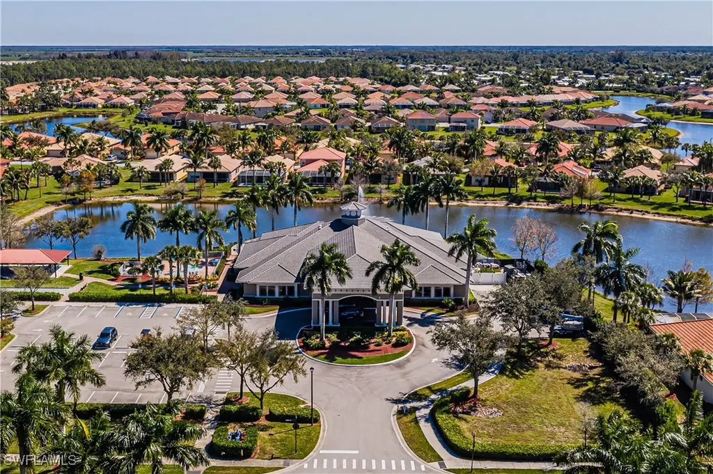 14607 Manchester Drive Naples FL 34114