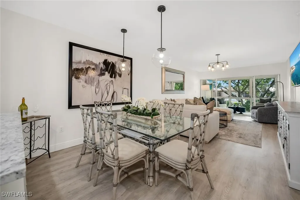 290 Banyan Boulevard Naples FL 34102