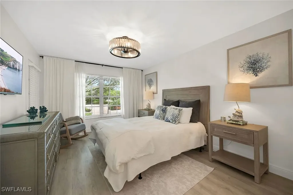 290 Banyan Boulevard Naples FL 34102