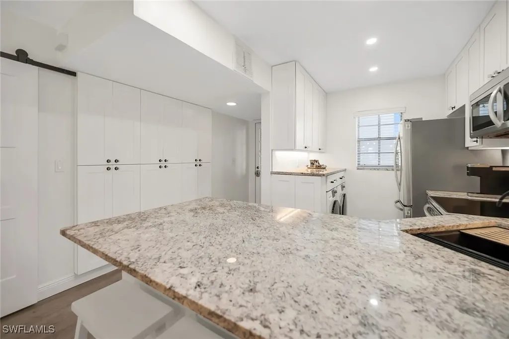 290 Banyan Boulevard Naples FL 34102